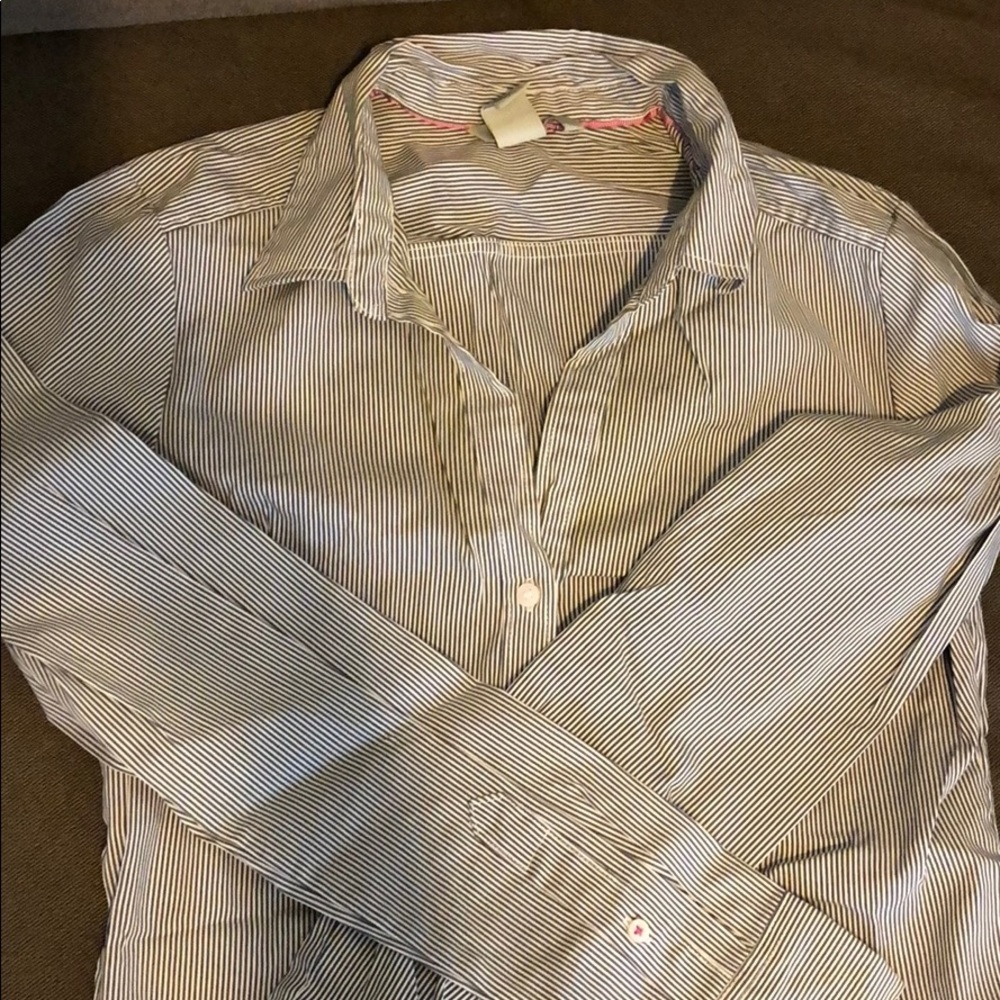 Easy pinstriped Button down